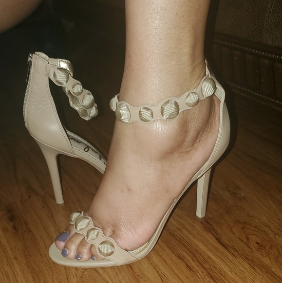 High heels - Picture 3 of 4